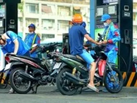 Vì sao giá xăng dầu điều chỉnh ba phiên liên tiếp, dầu bật tăng mạnh trở lại?