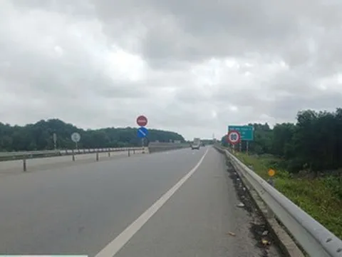 Đề xuất tăng tốc độ lên 80km/h trên một số đoạn cao tốc Cam Lộ – La Sơn