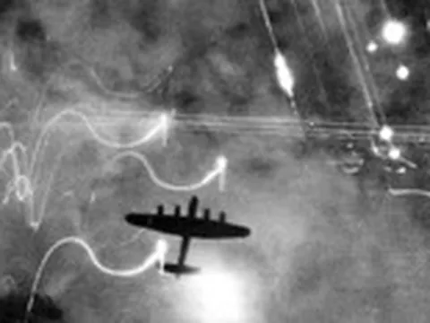 Ném bom: Lịch sử ác mộng của chiến tranh - Kỳ 5: Những thành phố bốc cháy