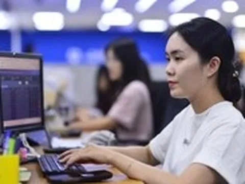 Khi thế giới bất ổn, nhà đầu tư nên 'cẩn thận' với chính mình