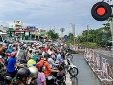 Rà soát, thu hồi đất lấn chiếm hành lang đường sắt ở TP.HCM