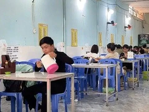 Trà đá miễn phí và cái tình của người dân TPHCM