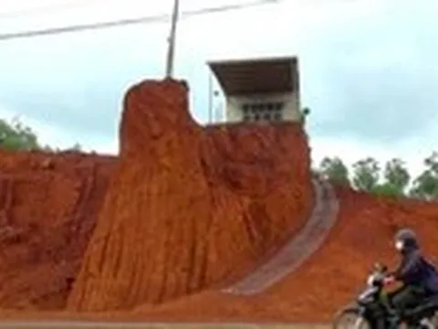 Nhà tui bỗng dưng thành hầm