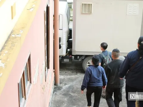 Nỗi buồn của mẹ già có con trai trượt dài trên con đường tội lỗi