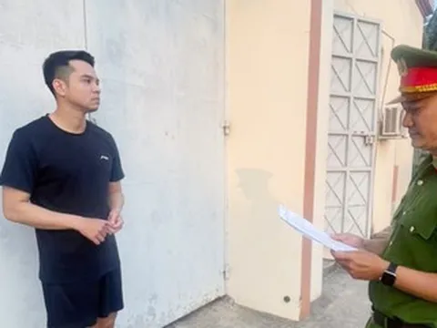 Thanh niên chém chết người rồi vào bệnh viện tâm thần làm thủ tục nhập viện