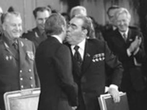 Dầu mỏ: Vũ khí địa chính trị tối thượng - Kỳ 4: Mỹ, Liên Xô, Chiến tranh lạnh và những mỏ dầu nóng