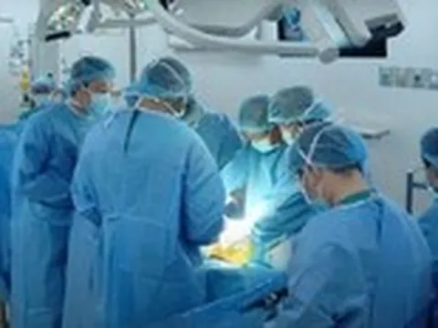 Bác sĩ cảnh báo 'đại dịch' ngồi nhiều làm trẻ hóa ca mắc bệnh lý cột sống