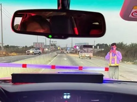 Nhiều tài xế bất ngờ khi bị “truy thu” phí đường cao tốc sau sự cố hỏng barie