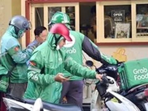 Các hãng xe công nghệ tung gói hỗ trợ, tài xế vẫn ra sức tìm giải pháp tiết kiệm