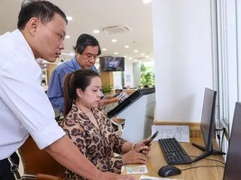 Công chức xin thôi việc được đề xuất hỗ trợ thế nào?