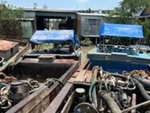 6 người nhảy xuống kênh Bảo Định bỏ trốn khi bị truy đuổi, 4 tàu hút cát bị tạm giữ