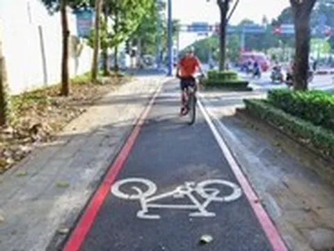 Mở rộng làn xe đạp, TP.HCM tăng cường kết nối metro, xe buýt, ngăn lấn làn