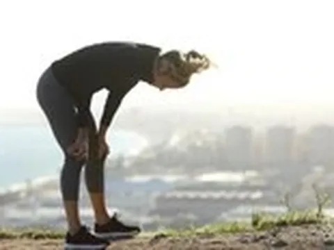 Đang chạy thì đau sốc hông - sườn: Có nguy hiểm không?