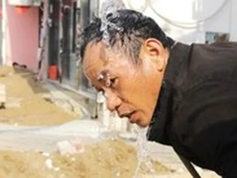 TP.HCM nắng nóng kéo dài, nhiệt độ đo 36 độ C nhưng cảm nhận còn ‘bỏng rát’ hơn