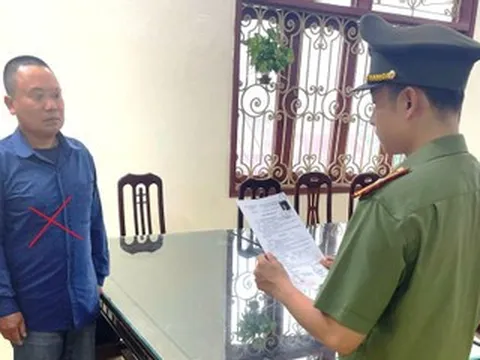 Nhận hơn 1 tỷ đồng 'chạy việc', trốn truy nã suốt 9 năm