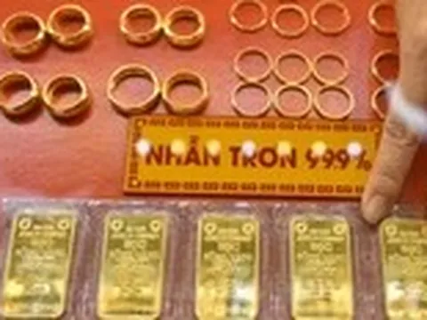 Giá vàng miếng SJC cao hơn giá vàng thế giới đến 30 triệu đồng/lượng cả tuần qua