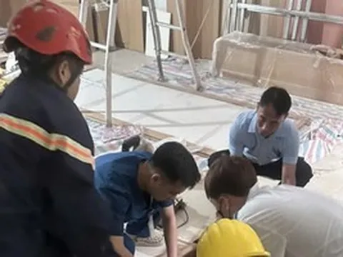 Mắc kẹt trong thang máy, người đàn ông tử vong