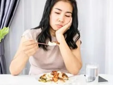 Vì sao bị bệnh lại chán ăn? Khoa học hé lộ lý do