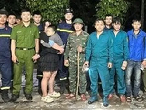 Bé trai 5 tuổi bị lạc trên ngọn đồi, hàng chục người xuyên đêm tìm kiếm