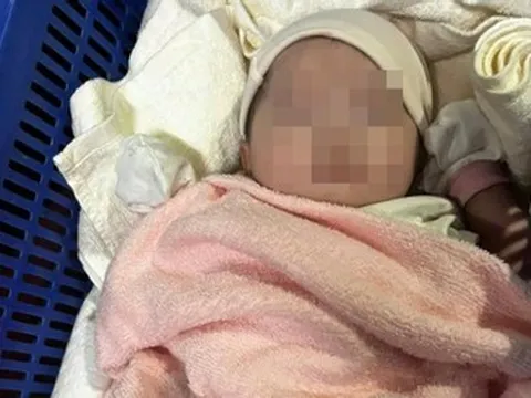 Bé gái sơ sinh bị bỏ rơi kèm bức thư 'con là sinh viên lỡ trót dại'