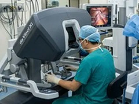 Công ty Trung Quốc hỗ trợ Huế thành lập trung tâm đào tạo phẫu thuật robot