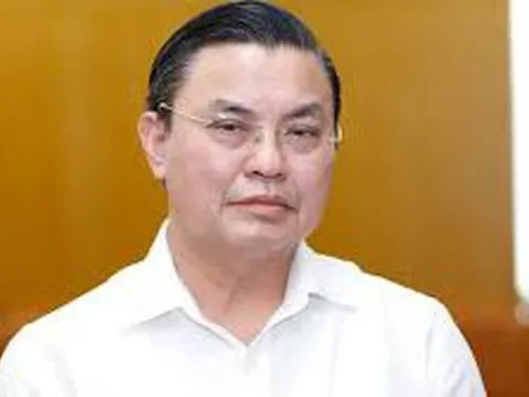 Khởi tố cựu Cục trưởng Cục Môi trường Hoàng Văn Thức và 10 bị can khác