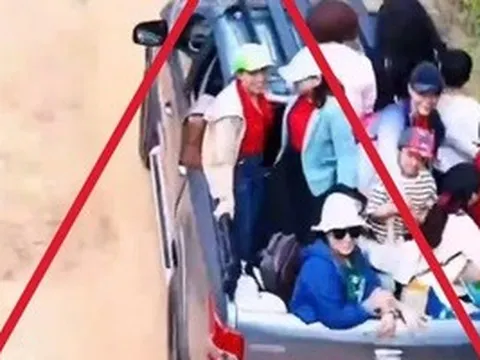 Gia Lai: Xử phạt 2 tài xế chở người trên thùng xe bán tải sau clip lan truyền