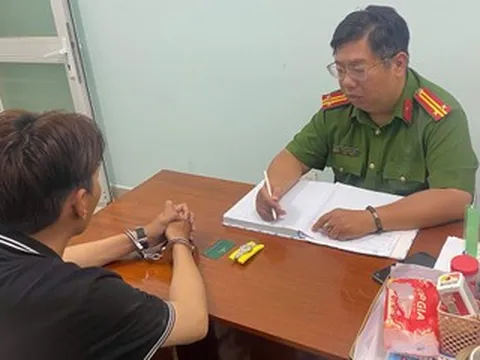 Nam thanh niên 29 tuổi đến nhà bạn gái rồi ‘cuỗm’ đồng hồ Rolex