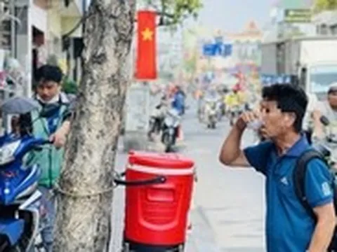 TP.HCM nắng nóng, nhiệt độ thực tế cao hơn dự báo: Ảnh hưởng toàn diện sức khỏe