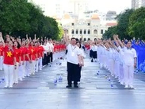 TP.HCM: Hơn 1.000 người đồng diễn dưỡng sinh hưởng ứng Ngày Sức khỏe toàn dân