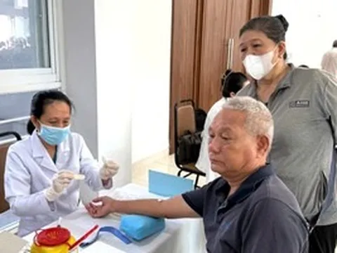 TPHCM: Người dân phường Xuân Hòa được bác sĩ đến khám tận nhà