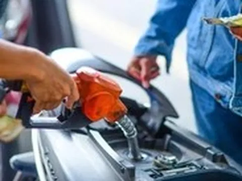 Bộ Công Thương hỏa tốc yêu cầu siết kinh doanh, vận chuyển xăng dầu ở biên giới