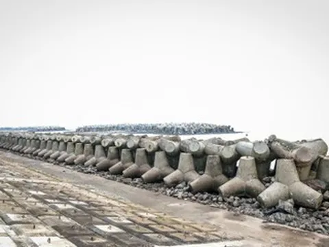 Dự án 500 tỷ đồng gia cố đê biển ở Ninh Bình chạy nước rút trước mùa mưa bão