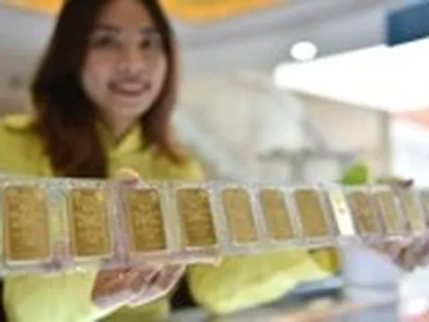 Giá vàng tăng mạnh sau tin Mỹ hoãn tấn công Iran trong 2 tuần