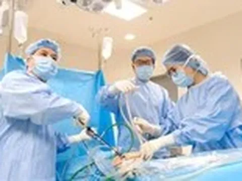Đi khám vì tưởng rối loạn tiêu hóa, phát hiện biến chứng hiếm gặp