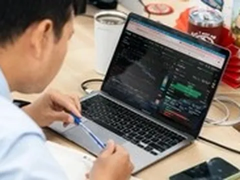 Chứng khoán 9-4: Thị trường bùng nổ, nhà đầu tư đang giữ 100% tiền mặt nên làm gì?
