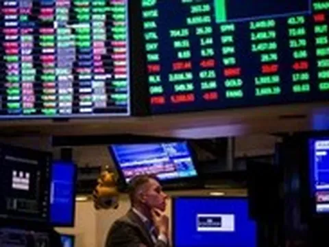 Đọc nhanh 9-4: Giá dầu đảo chiều; chứng khoán Mỹ tăng hơn 1.300 điểm, dự báo VN-Index