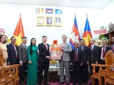 Lãnh đạo TPHCM chúc tết Chol Chnam Thmey tại Tổng Lãnh sự quán Campuchia