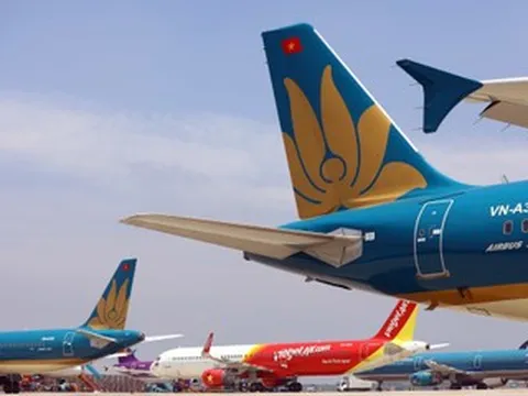 Hàng không đủ nhiên liệu bay dịp 30/4, vé máy bay chưa thể tăng trần