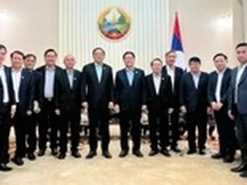 Lãnh đạo VRG thăm, chúc Tết Bun Pimay tại Lào