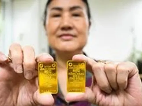 Giá vàng thế giới giằng co quanh ngưỡng 4.800 USD/ounce