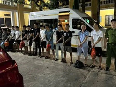 Cảnh báo thủ đoạn mua bán người núp bóng tuyển nhân viên quán karaoke