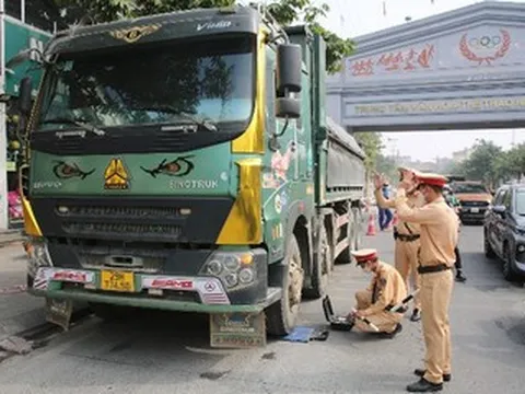 Tài xế xe tải lái 10-15 giờ liên tục: Cục CSGT cảnh báo 'hung thần' đường phố
