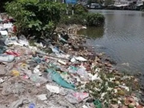 Rác thải tràn lan ở phường Tân Hưng: Người dân nói hôi thối, phường sẽ ra quân dọn dẹp