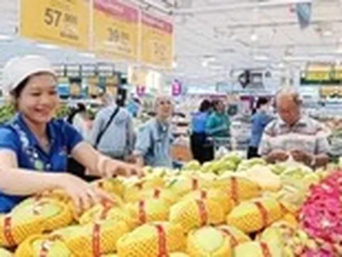Siêu thị ưu đãi lớn nhiều mặt hàng thiết yếu