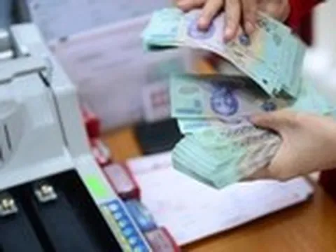Thêm nhiều ngân hàng 'nhập cuộc' giảm lãi suất vay lẫn huy động