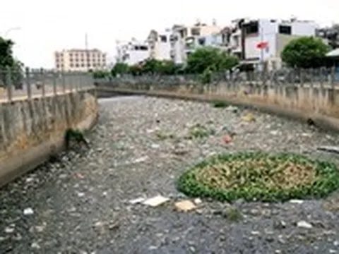 Phường Bình Hưng Hòa nhiều rác thải tồn đọng