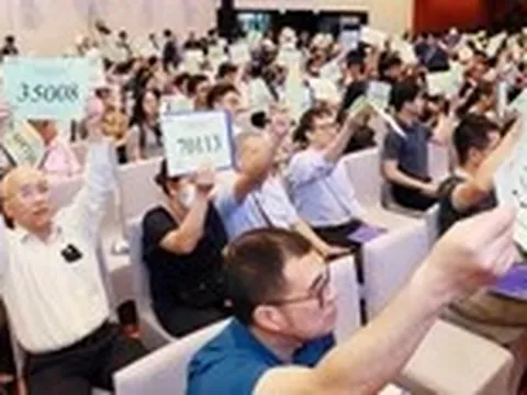 Mùa đại hội cổ đông: Có phải đông người dự vì có quà?