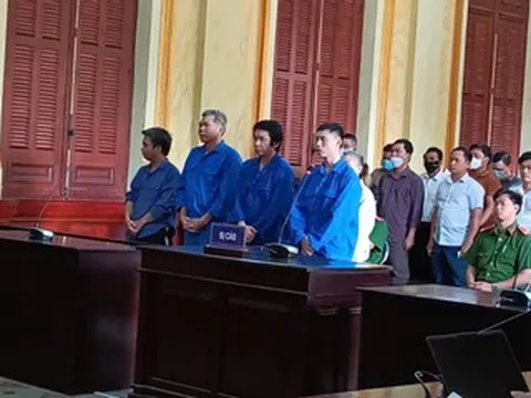 12 cựu công an lĩnh án trong vụ 'giúp đỡ' người nghiện trốn cai bắt buộc