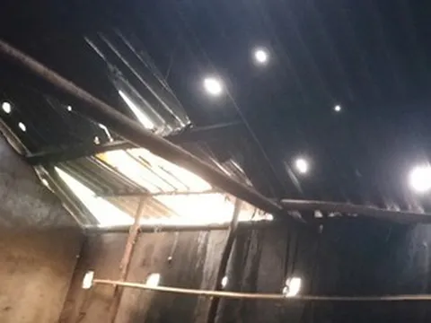 Clip mưa đá to bằng bàn tay trút xuống, người dân thốt lên ‘chưa từng thấy’